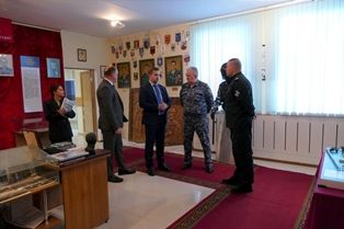 В преддверии Дня Росгвардии мэр Томска посетил спецподразделение Росгвардии