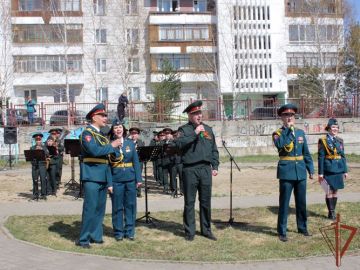В преддверии Дня Победы Росгвардия проводит персональные парады для ветеранов Томской области