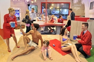 Наука продажи отдыха: Virgin запускает мультисенсорные «лаборатории» с песком и морским ароматом