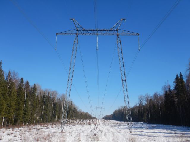 Филиал ПАО «Россети» усилил грозозащиту магистральной ЛЭП, входящей в энерготранзит «Сургут – Тюмень»