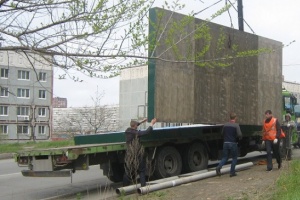 Во Владивостоке демонтированы 16 нелегальных рекламных щитов
