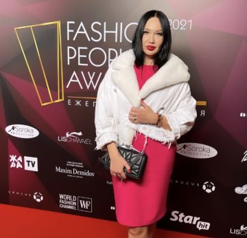 Мира выступила на премии Fashion People Awards с треком «Рискнём»