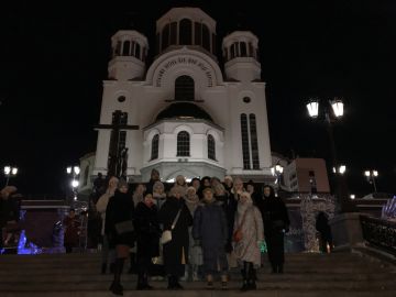 Сотрудники «Маринс Парк Отель Екатеринбург» посетили Храм-на-Крови