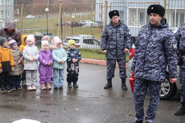 Юные жители Томской области познакомились с деятельностью Росгвардии