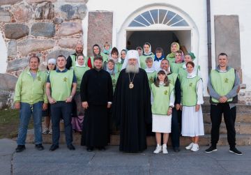 Православные добровольцы совместно с волонтерами кинокомпании «Союз Маринс Групп» совершили паломнический тур на Соловки