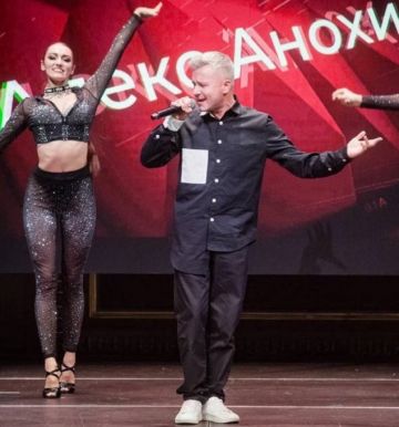 Алекс Анохин исполнил свой хит для участников третьего сезона реалити-шоу «Модельер»