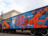 Художники студии Sabotage оформили грузовые вагоны Тихвинского вагоностроительного завода
