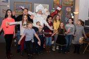 Творческий Центр Игоря Саруханова поздравил детей с Новым годом и Рождеством!