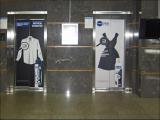 Черно-белая реклама Nivea снова на лифтах в бизнес-центрах