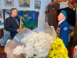 Участника Великой Отечественной войны поздравила с 97-летием Росгвардия в Томске