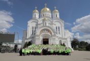 Волонтёры «Союза Маринс Групп» помогли паломникам в Дивеевском монастыре на празднованиях в День памяти преподобного Серафима Саровского
