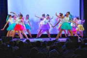 Образцовый ансамбль танца «Ровесник» Центра культуры «Хорошевский» отчитался о 25-летнем периоде деятельности