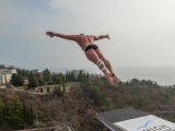 В Крыму чемпион мира по хайдайвингу совершил прыжок с крыши отеля «Ялта-Интурист».