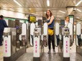 Энтузиасты заменили всю рекламу на лондонской станции метро на изображения котов при помощи кампании на Kickstarter