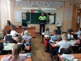 Инспекторы ВАИ Росгвардии в Томской области рассказали детям о правилах дорожного движения на дороге