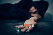 Как помочь наркоману бросить наркотики самостоятельно?