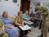 Росгвардейцы концертом и подарками поздравили постояльцев Дома-интерната для престарелых в Томской области