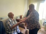 С 97-летием ветерана Великой Отечественной войны поздравила Росгвардия в Томске