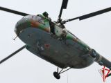 В Томской области сотрудники ОМОН «Ратник» Росгвардии отработали беспарашютное десантирование из вертолета